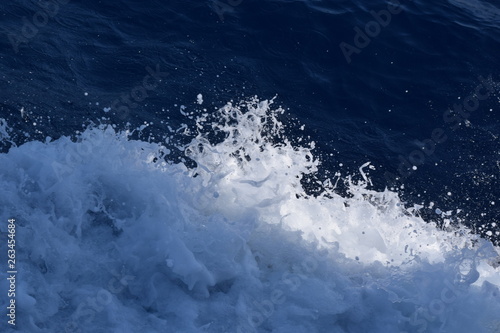 Wallpaper Mural Wave the Creator Torontodigital.ca