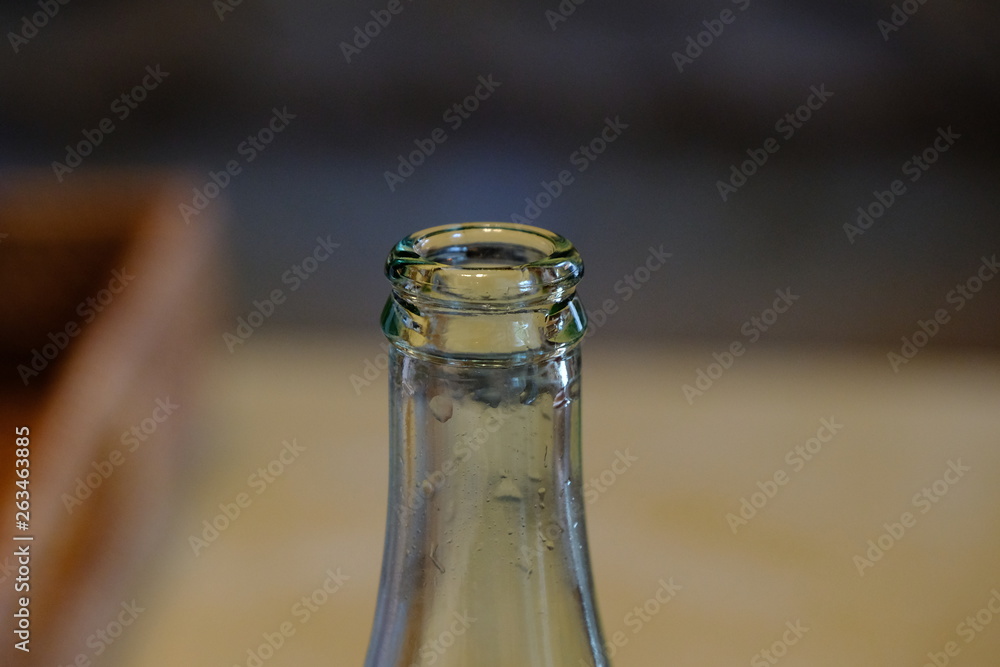 Glass bottle top
