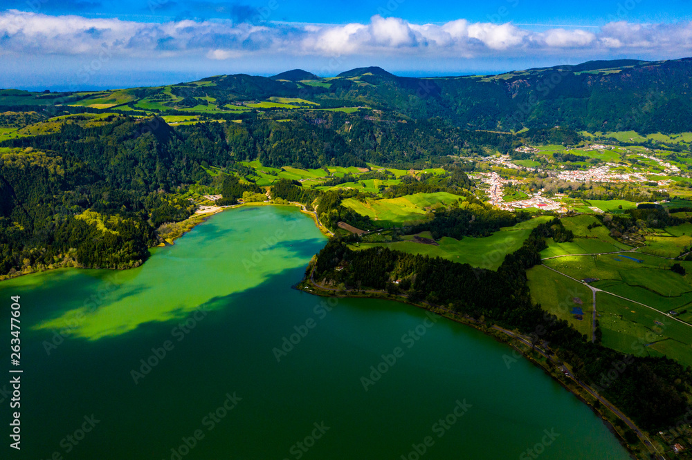 Fototapeta premium Azoren Insel aus der Luft - Sao Miguel