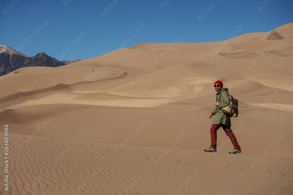 A tourist traveled through the desert A tourist traveled through the desert