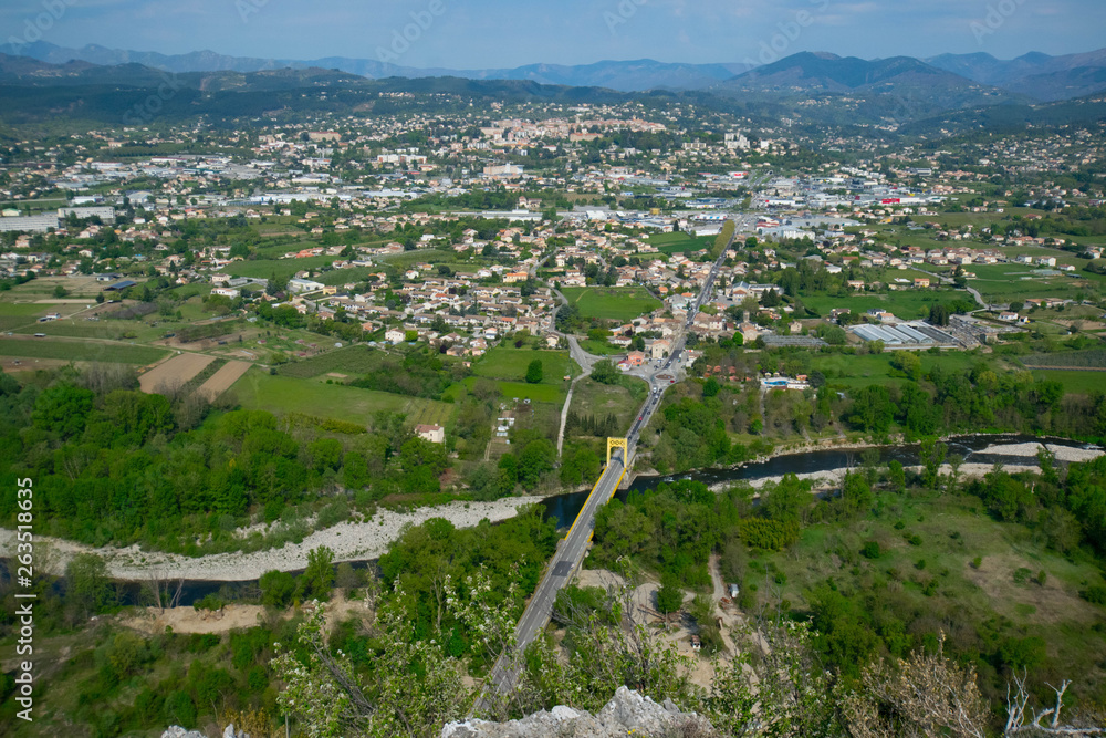 Blick vom Panorama des Jastres oberhalb von Aubenas in der Ardeche