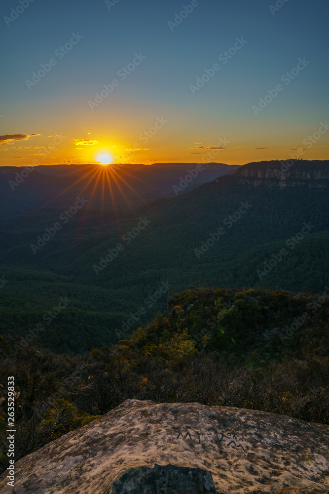 sunset at lincolns rock, blue mountains, australia 64