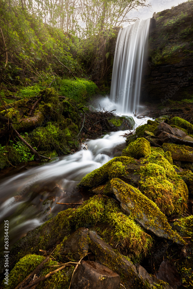 Obraz premium Small water fall, Spain
