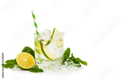 Foto Moscow Mule Cocktail Isolated on White Background