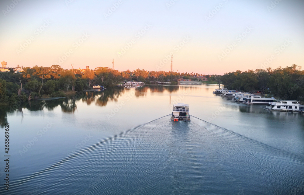 Naklejka premium Houseboat on the river