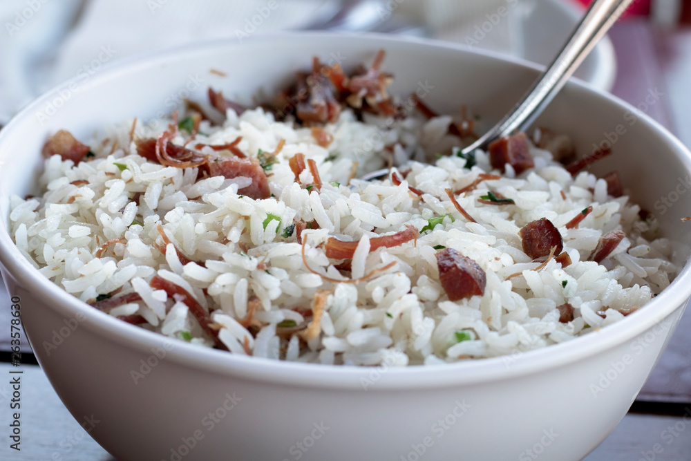 Brazilian food called arroz carreteiro in a restaurante table