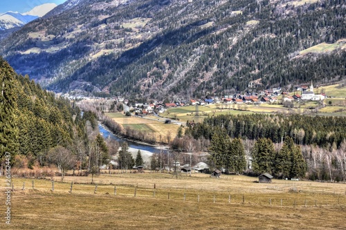 Osttirol, Ainet, Iseltal, Schobergruppe, Hochschober, Dorf, Weg, Straße, Feld, Siedlung, Kirche, Tal, Feld, Felder, Landwirtschaft, Frühling, Kirchturm, Grenze, Baum, Allee, Saum, Spitzdach, Isel, Flu photo