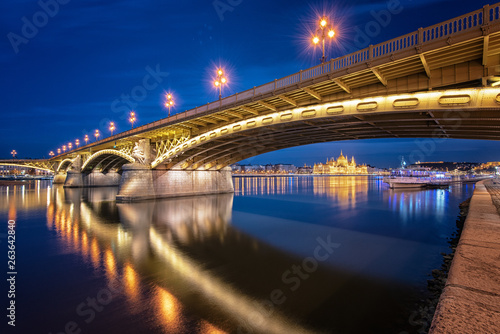 Margaret Bridge with the Pa...