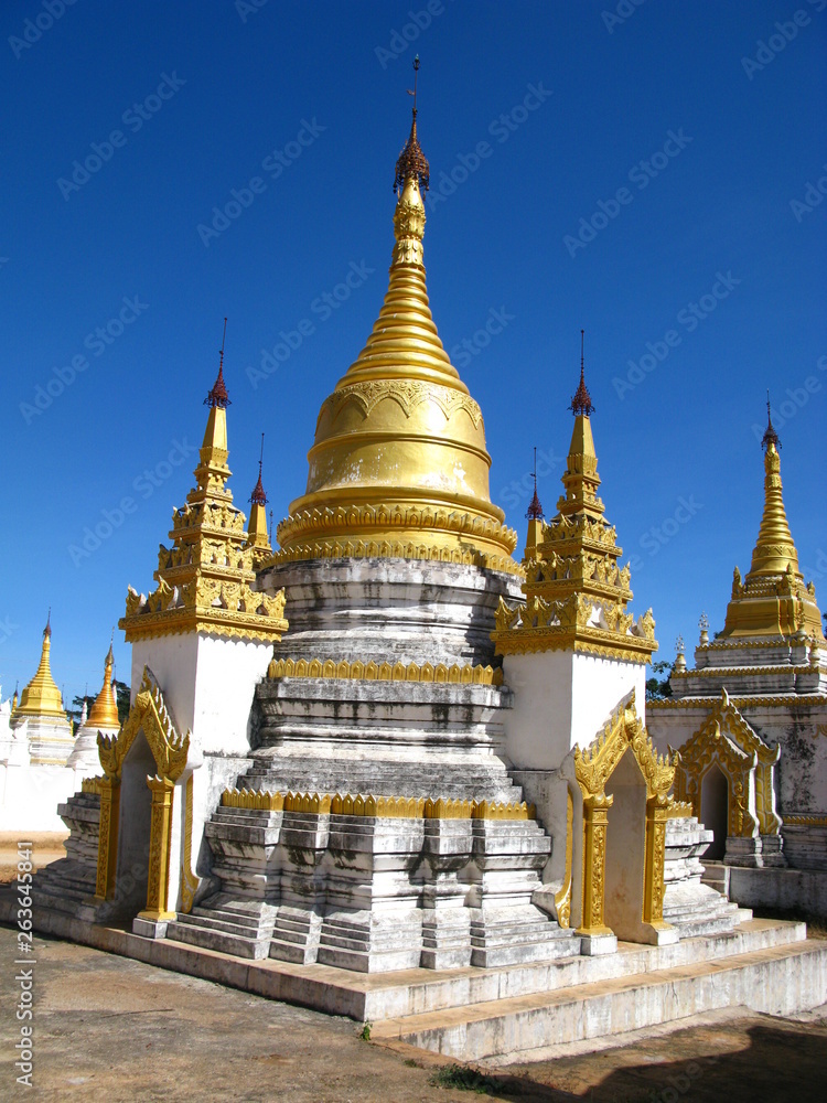 Naklejka premium Pindaya Caves, Myanmar