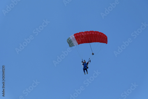 Skydiving. Canopy piloting.