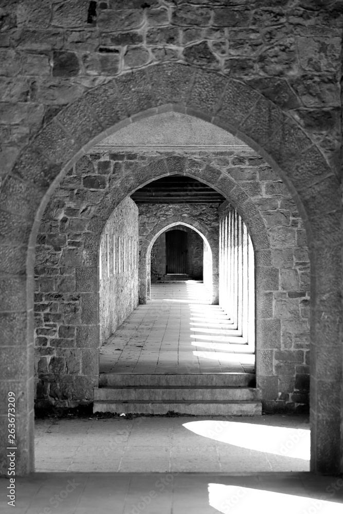Couloir extérieur de l'Abbaye de Maredsous Couloir extérieur de l'Abbaye de Maredsous
