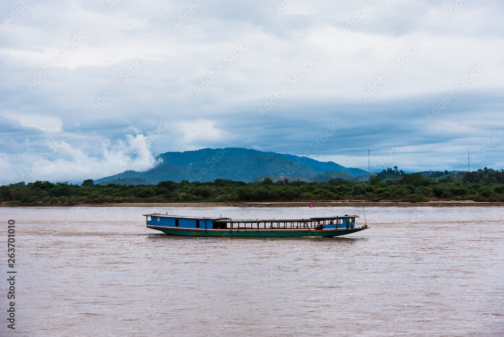 Obraz premium Floating boat on the Mekong River.Thailand.
