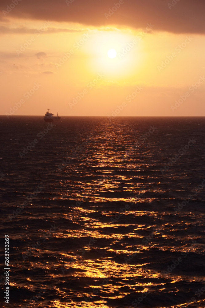 Sunrise on the Pacific Ocean - 津軽海峡沖・太平洋の日の出 Sunrise on the Pacific Ocean - 津軽海峡沖・太平洋の日の出