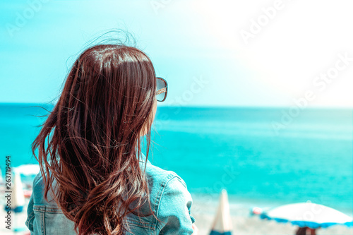 Shoulders Girl, sea view