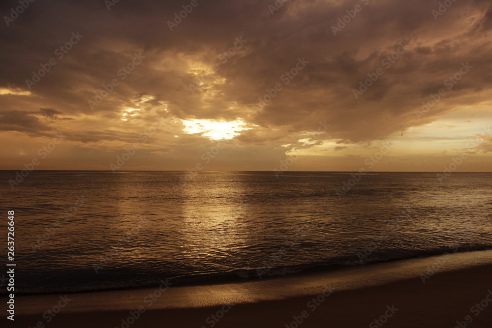 Obraz premium sunset in sri lanka