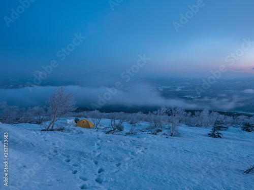 Wallpaper Mural テント 山 薄明 日の出 Torontodigital.ca
