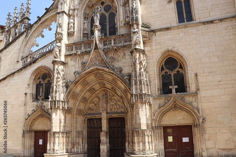 Ville de Villefranche sur Saône - France - Eglise Collégiale Notre Dame des Marais - Construction débutée au 13 ème siècle
