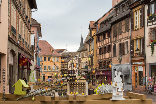 Décoration de Pâques dans la rue - Marché de Pâques de Colmar
