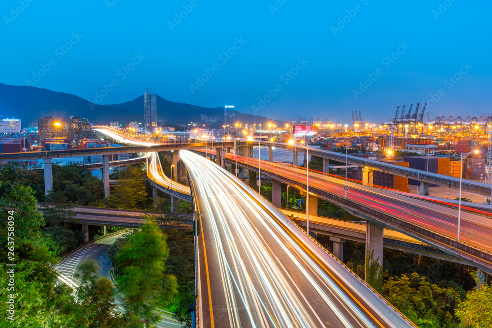 Fototapeta premium City overpass at night