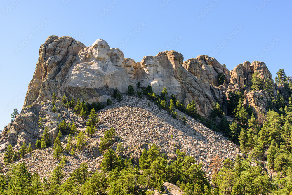 Naklejka premium Mount Rushmore with Sunlight 2