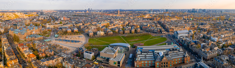 Φωτογραφία Aerial view of the Van Gogh Museum in Amsterdam by the beautiful  Vondelpark