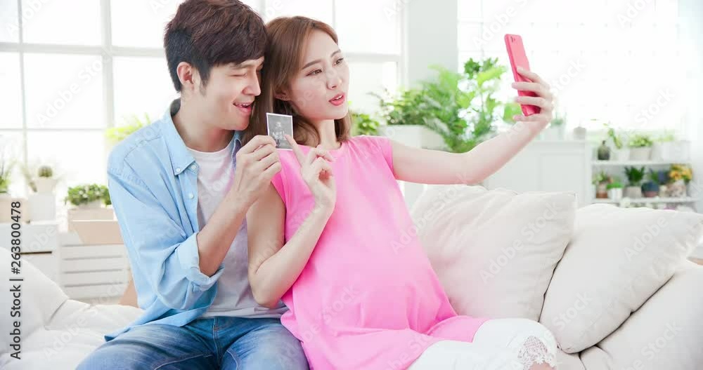 couple video chat with smartphone couple video chat with smartphone