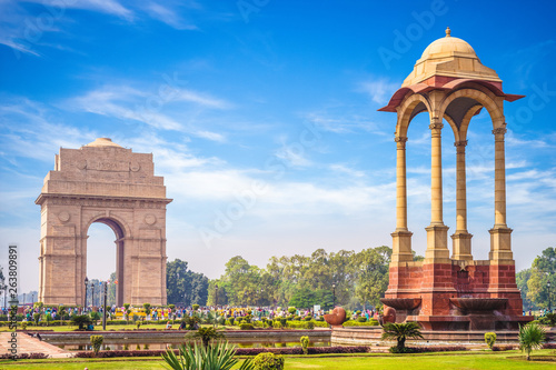 Photographie Canopy and India Gate in New Delhi, India
