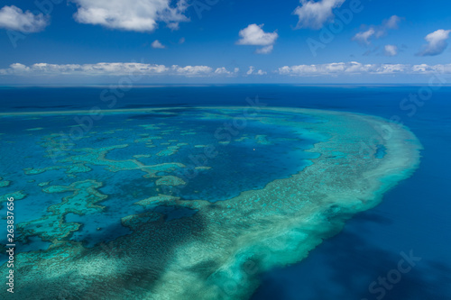 Luftaufnahme beim Helikopter-Rundflug über das Great Barrier Reef © jeho.photography