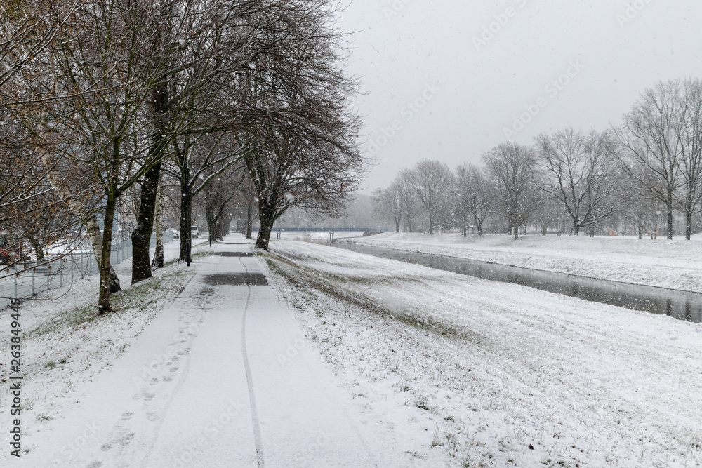 Elsterdamm im Winter Elsterdamm im Winter