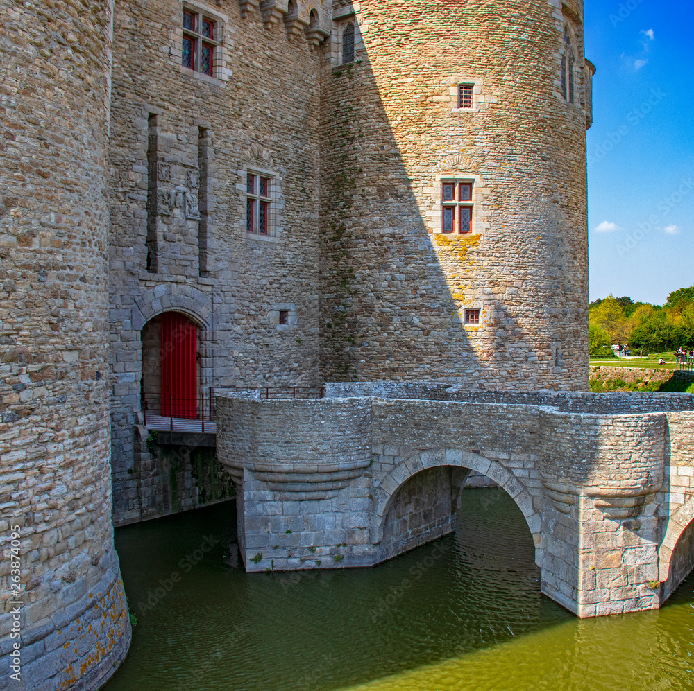 Sarzeau. Le château et les douves de Suscinio. Morbihan. Bretagne ...