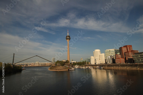 Düsseldorf, Panorama vom MedienHafen