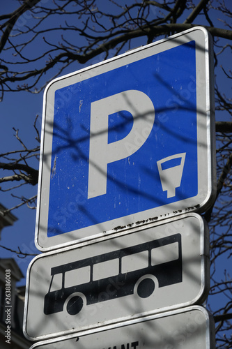Bus parking zone sign