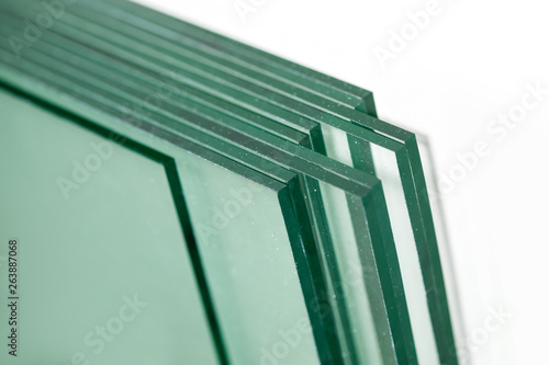 Sheets of Factory manufacturing tempered clear float glass panels cut to size