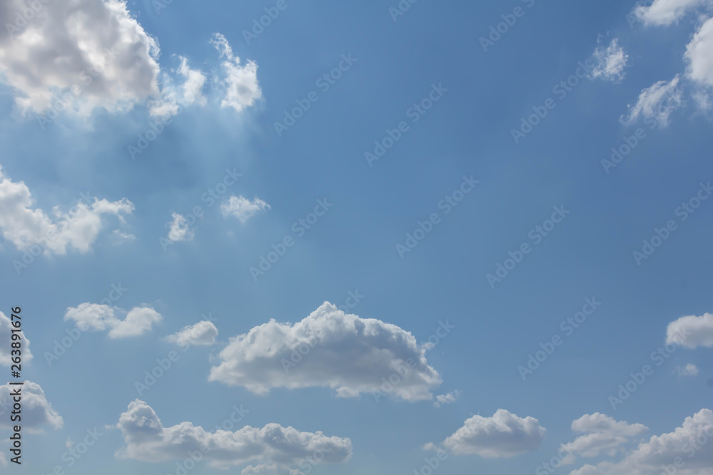 Fototapeta premium The blue sky and white clouds indicate pure and freshing