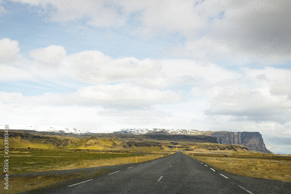 Fototapeta premium ON THE ROAD