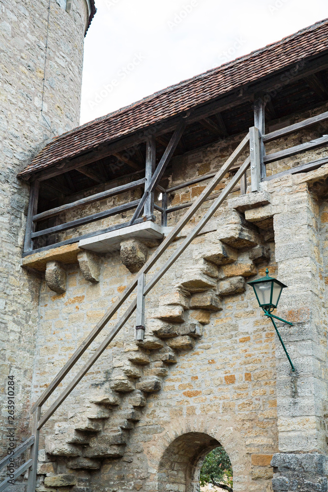 Φωτογραφία detail of city wall in Rothenburg ob der Tauber