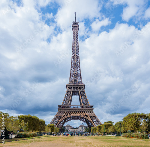Fototapeta Naklejka Na Ścianę i Meble -  Beautiful view of famous Eiffel Tower in Paris, France