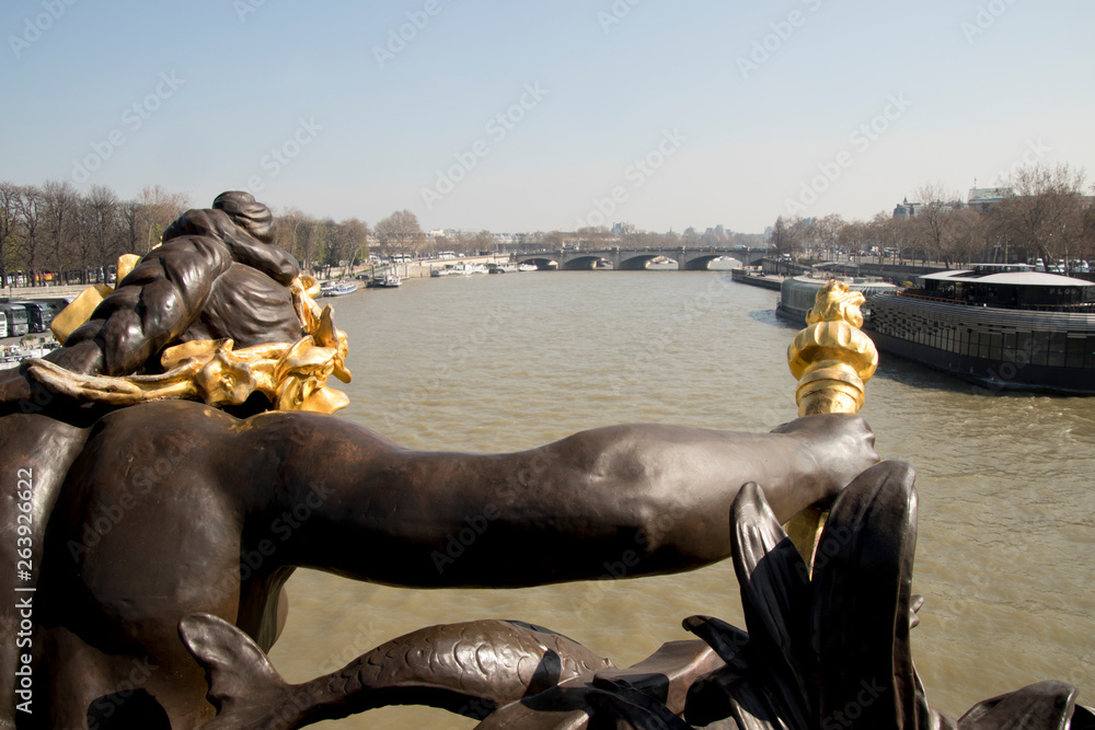 Pont de la concorde in paris