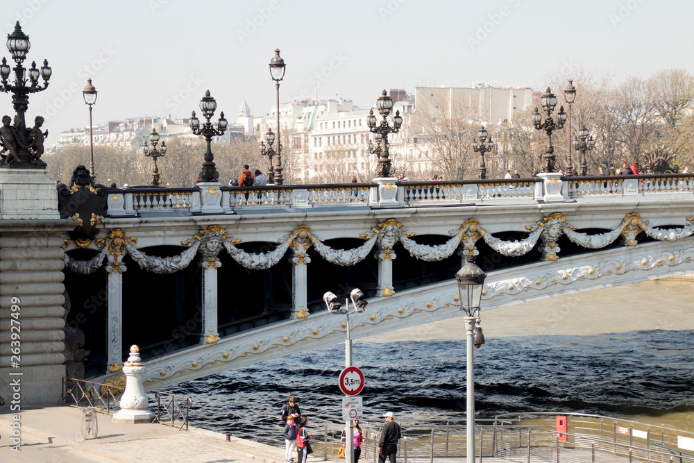 Pont de la concorde in paris