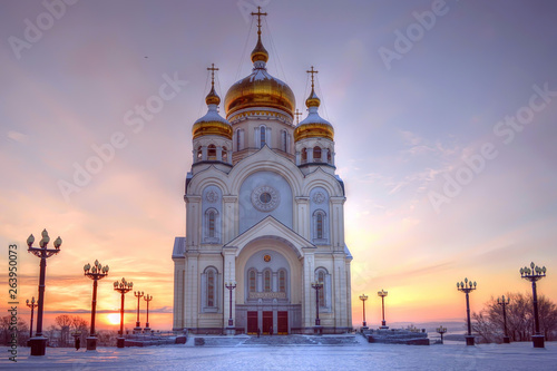 Tableau sur toile Skyward aimed domes