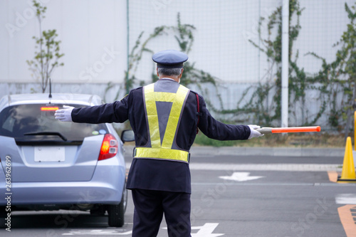 Photography 駐車場 警備員