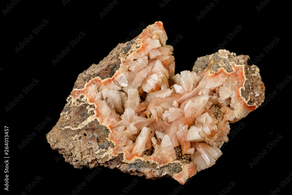 Obraz premium Macro of a stone Stilbite mineral on a black background