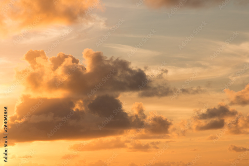 Fototapeta premium Spectacular golden sunrise