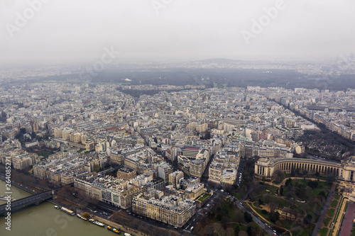 Paris seen from the eiffel tower © AndresFelipe