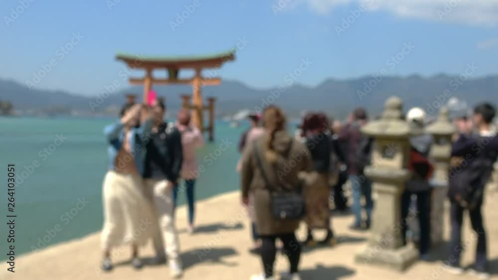 宮島観光をする人々 ぼかし背景素材 / Blur shot of people visiting Miyajima island, Hiroshima, Japan 宮島観光をする人々 ぼかし背景素材 / Blur shot of people visiting Miyajima island, Hiroshima, Japan
