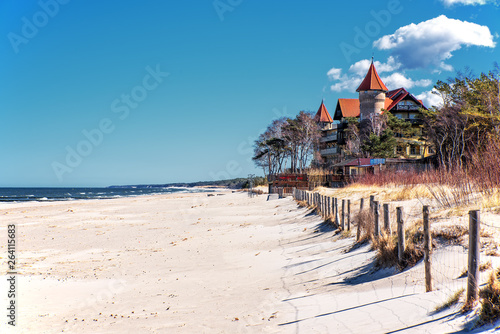 Fototapeta Naklejka Na Ścianę i Meble -  Haus am Strand Ostsee Leba Hotel