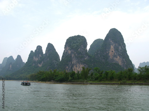 Guilin Yangshuo Cruise on Li river, China © Sergey