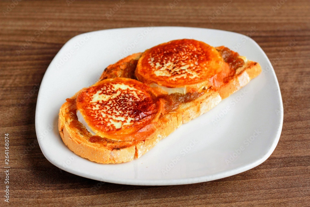 Tostas rulo de cabra Tostas rulo de cabra