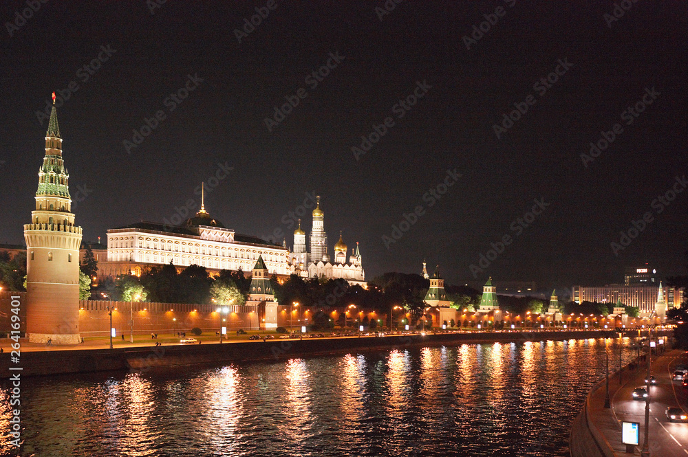 THE KREMLIN AND MOSCOW RIVER AT NIGHT FROM KAMENNY BRIDGE