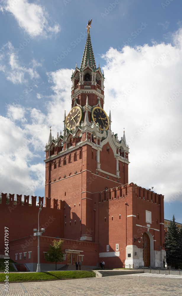 CLOCK ON BELL TOWER KREMLIN GATE RED SQUARE MOSCOW RUSSIA CLOCK ON BELL TOWER KREMLIN GATE RED SQUARE MOSCOW RUSSIA